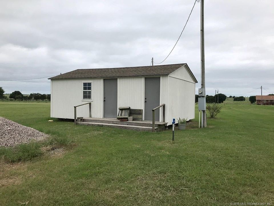 2nd image of 21337 Meadows Ln