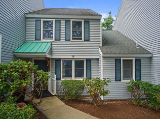 10 Victoria Heights Rd #10, Hyde Park, MA 02136