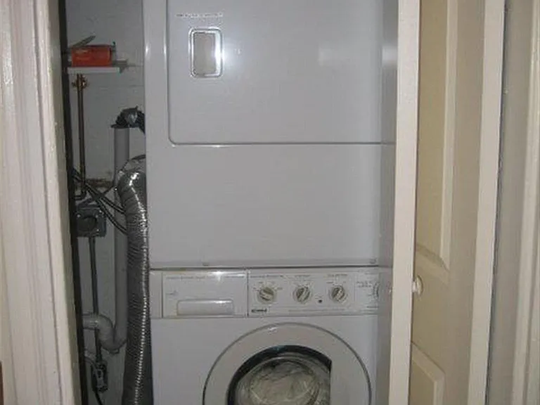 77 Kinnaird St #2 — Photo 5