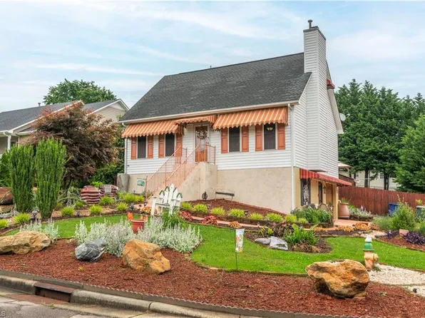 1853 Ralee Dr, Winston Salem, NC 27127