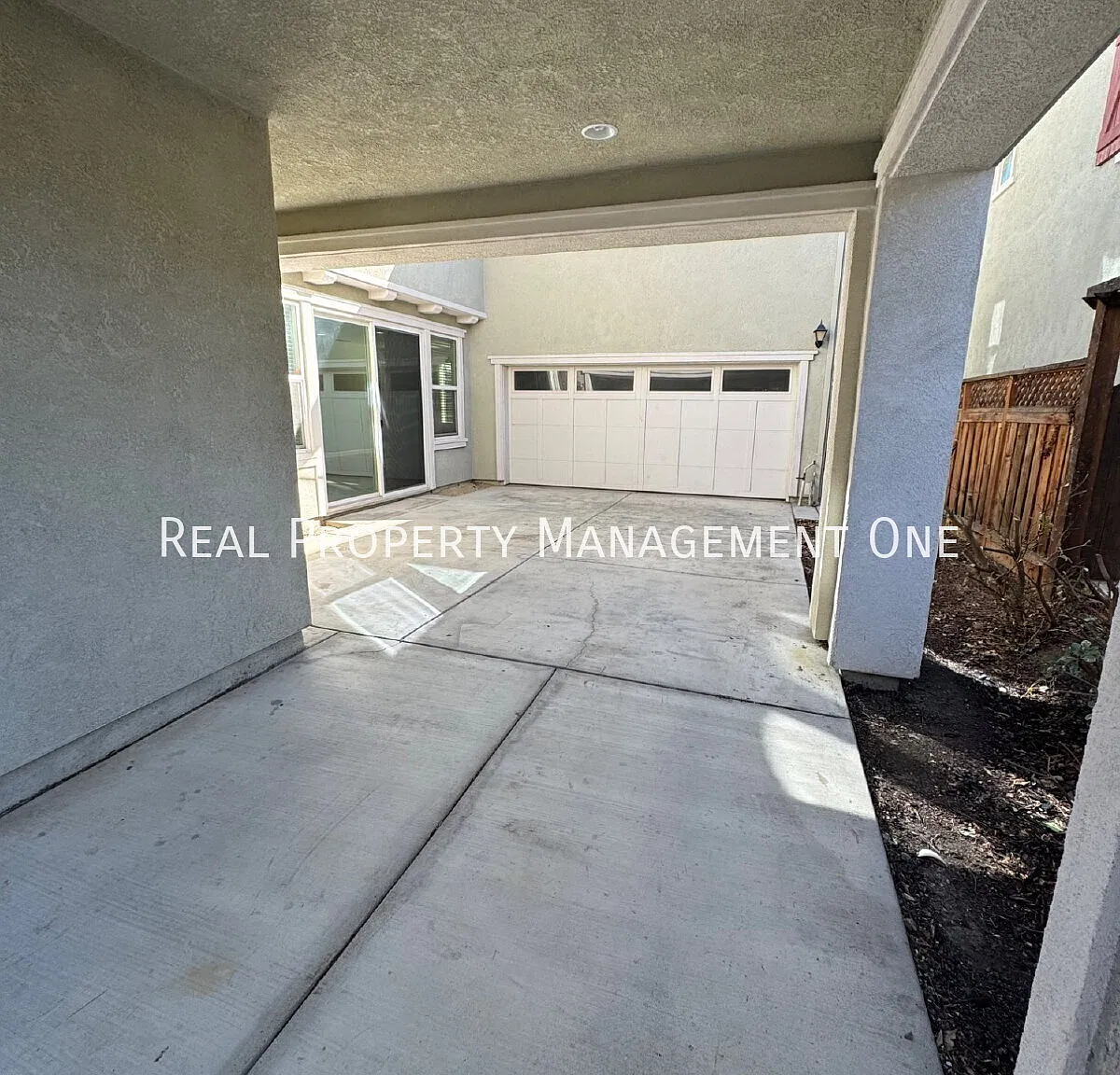 Gorgeous 5 Bed/3 Bath Mountain House Home with Full Bed/Bath Downstairs — Photo 3