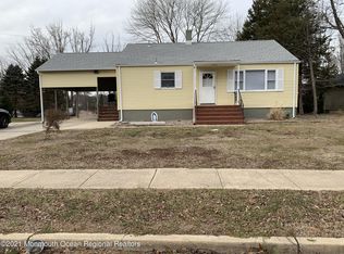 210 Taylors Mills Rd, Manalapan, NJ 07726