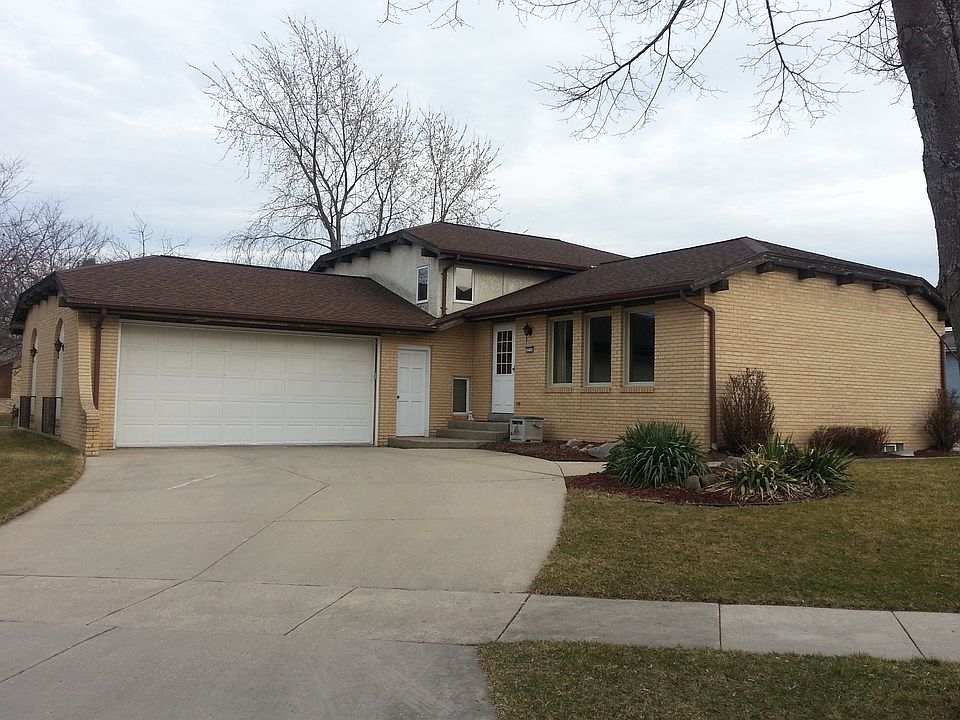 1st image of 2255 E Hickory Dr