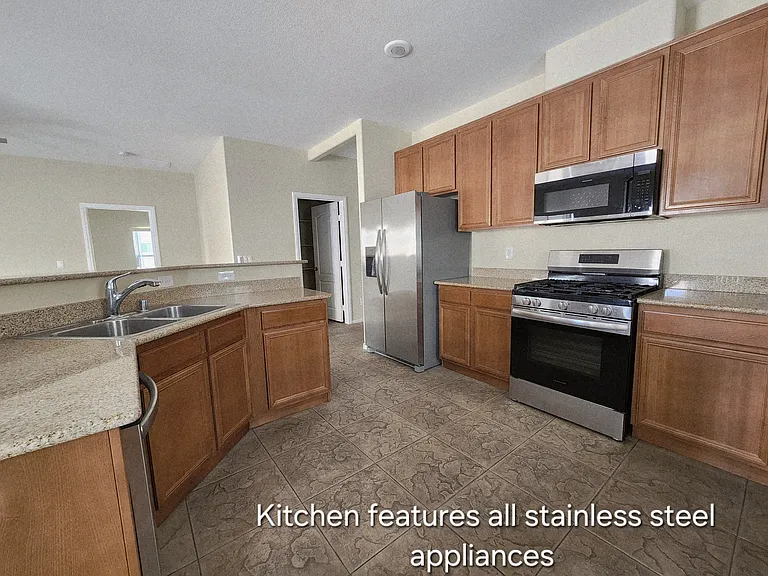 Yes, those appliances all stay!