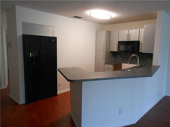 5th image of 653 Woodgate Ln #D-1