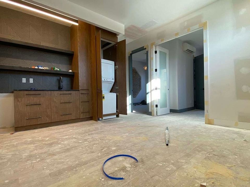 1st image of 376 Bedford Ave Ste A