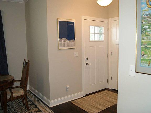 5th image of 493 Eaves Pl