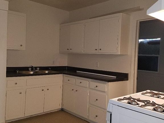 3rd image of 3134 E Lyell Ave