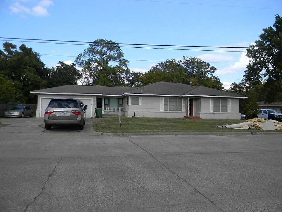 1st image of 1529 Woodland Dr