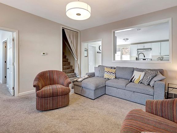 4th image of 145 Sumner St