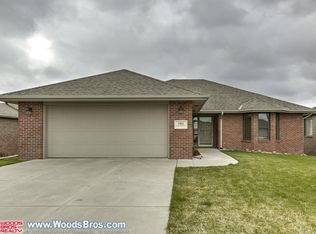 5011 Eagle Ridge Rd, Lincoln, NE 68516