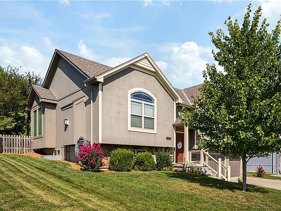 4th image of 2110 NW Sycamore Ln