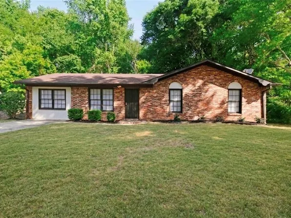 400 Cedar Wood Ct, Atlanta, GA 30349