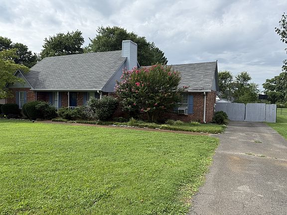 3rd image of 709 Rob Ln