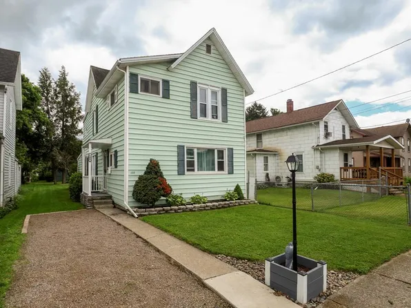 108 1st St, Elkland, PA 16920