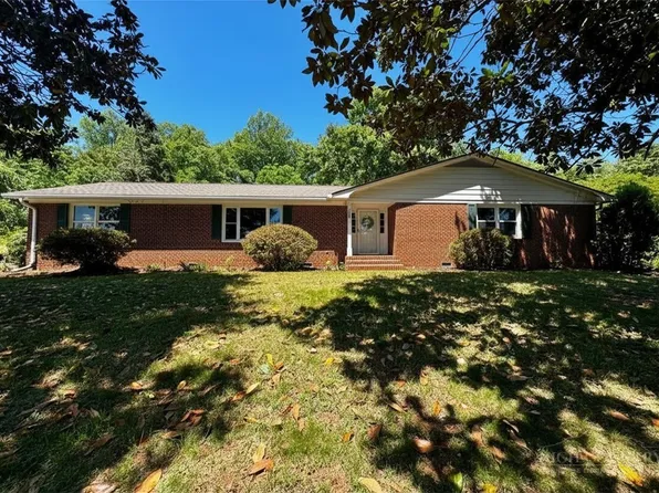 1000 Hill Avenue, Wilkesboro, NC 28697