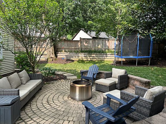 GREAT ENTERTAINING PATIO FOR FIRE PIT