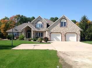 5490 Tower Rd, De Pere, WI 54115