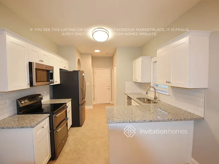2367 Eagle Glen Ct — Photo 5
