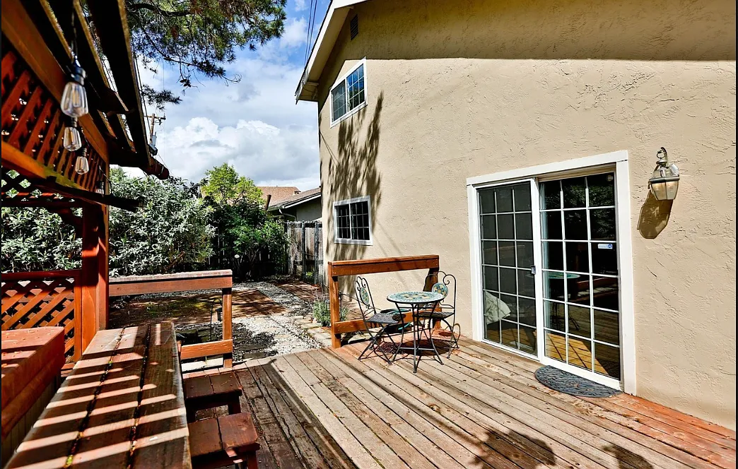 4 bed, 1536 sqft, $3,673 — Photo 3