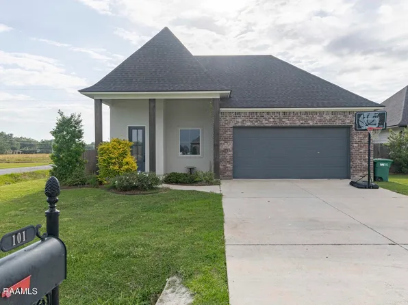 101 Fox Hill Rd, Youngsville, LA 70592