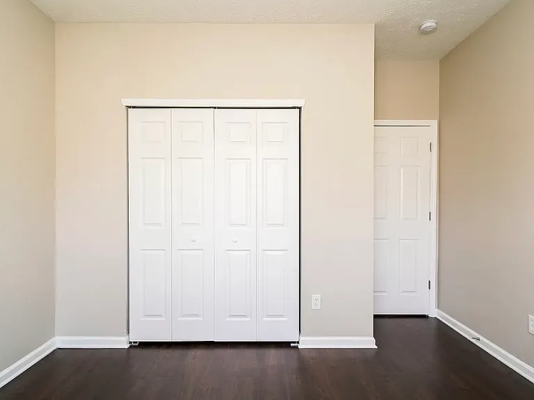 823 Fieldstone Dr — Photo 4