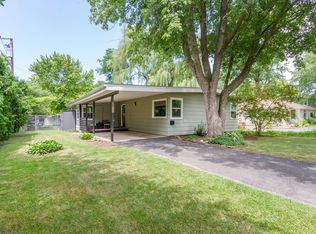 620 Highland Ave, Woodstock, IL 60098