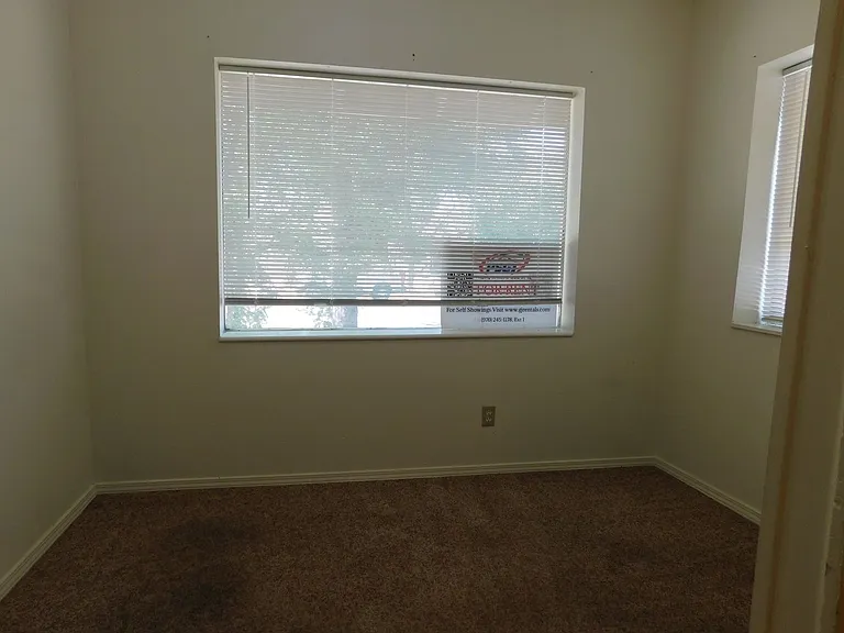 140 Gunnison Ave — Photo 10