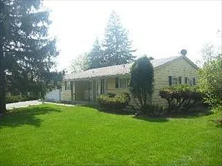 6900 Golfview Dr photo 1