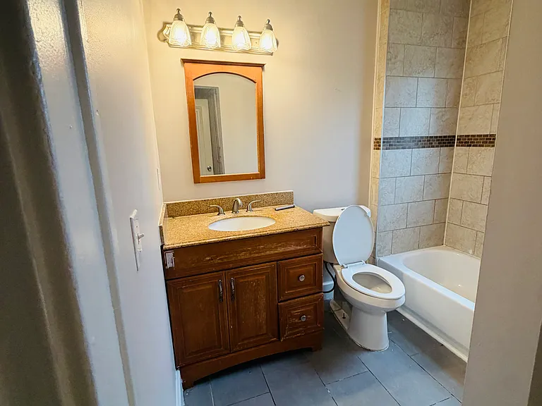 1007 Premont Ave — Photo 19