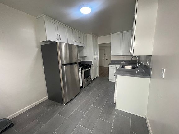 5th image of 1531 10th St APT B