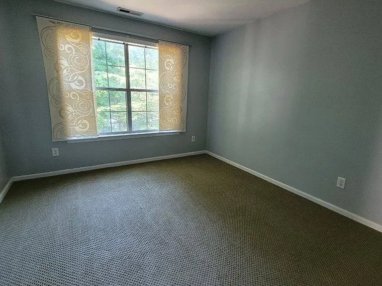 100 Lamplighter Pl — Photo 25