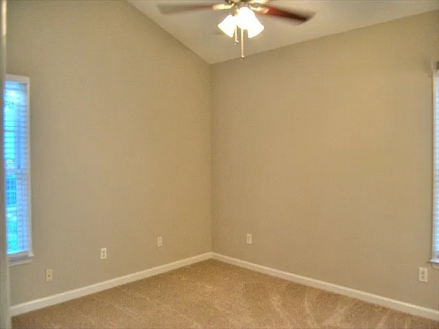 425 Johnson St — Photo 15