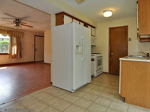 5th image of 41 Howard Ave #D