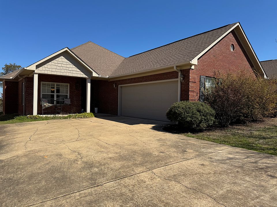 1st image of 832 Muirfield Dr