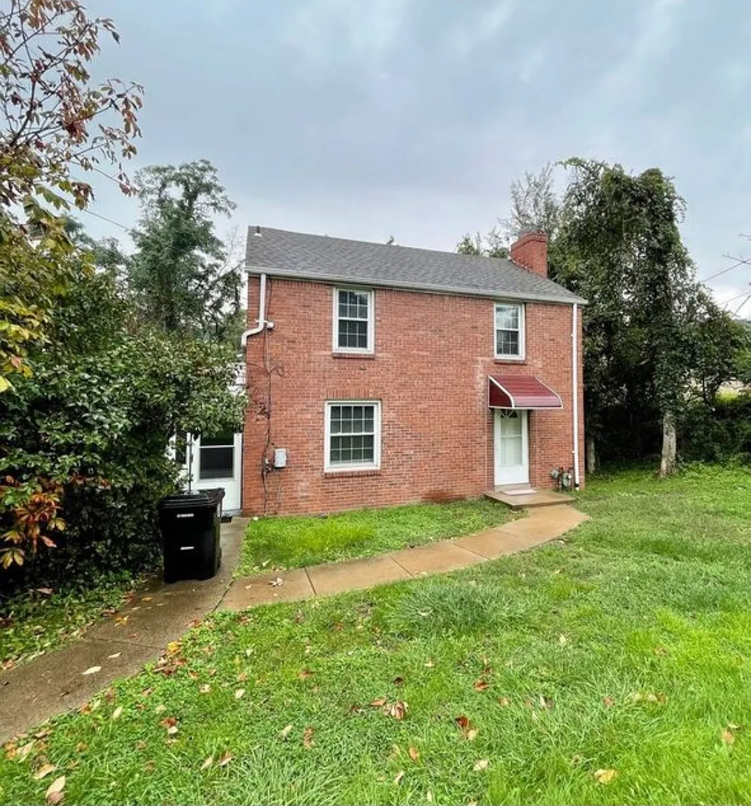 5462 Library Rd photo 1