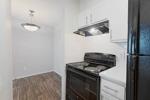 City Crest Apartments — Photo 20