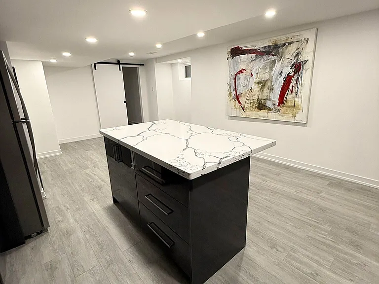 1190 Dovercourt Rd #BSMNT — Photo 3