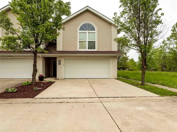 119 N Alby Ct, Godfrey, IL 62035