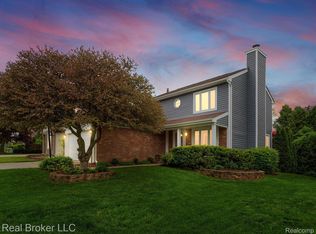 1480 Colony Dr, Rochester Hills, MI 48307