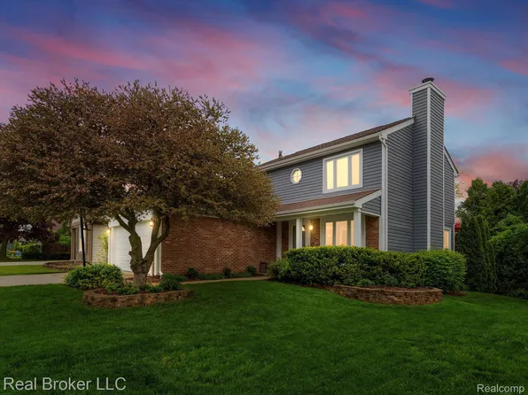 1480 Colony Dr, Rochester Hills, MI 48307