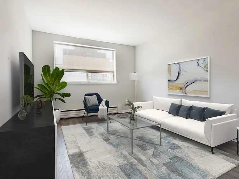 148 Islington Ave — Photo 3