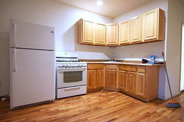 2nd image of 657 Woodward Ave #3RR