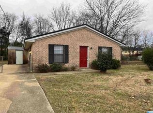 16 Carriage House Rd SW, Bessemer, AL 35022