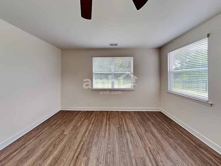 4308 Longfellow Dr — Photo 10