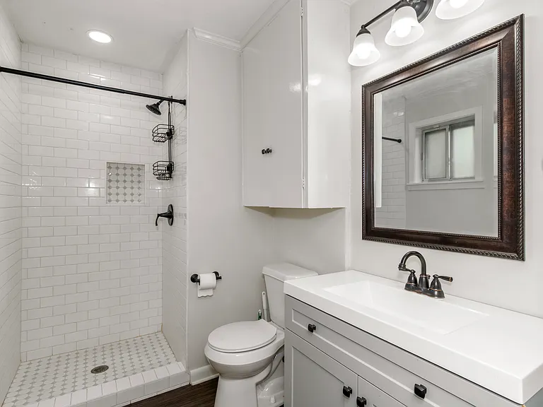 2051 Lovers Ln — Photo 11