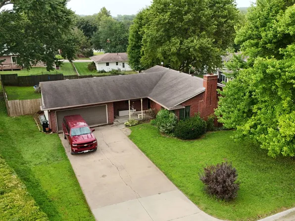 406 Hillside Dr, Rock Port, MO 64482