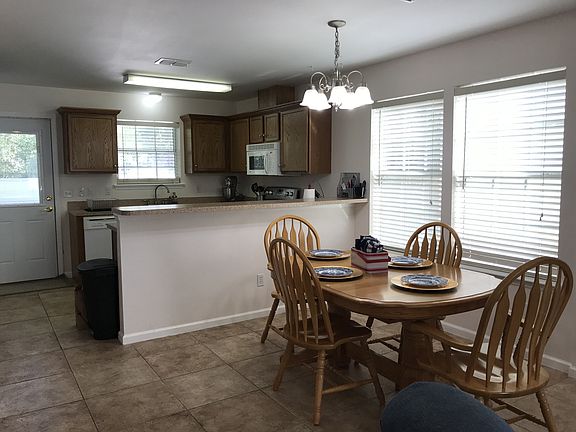 The dining room 