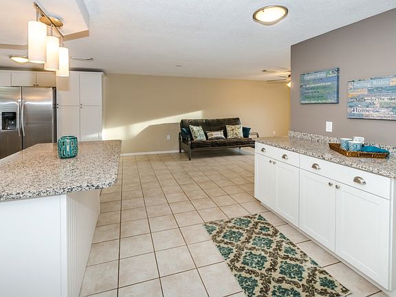 4th image of 1405 Garden Ave