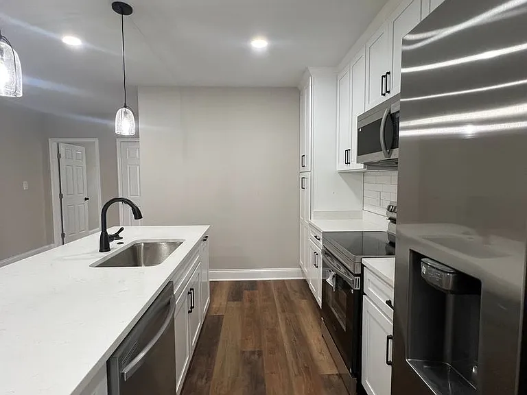 615 N Calhoun St — Photo 9